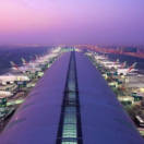 Gli Emirati chiudono gli aeroporti, stop ai voli Emirates per due settimane