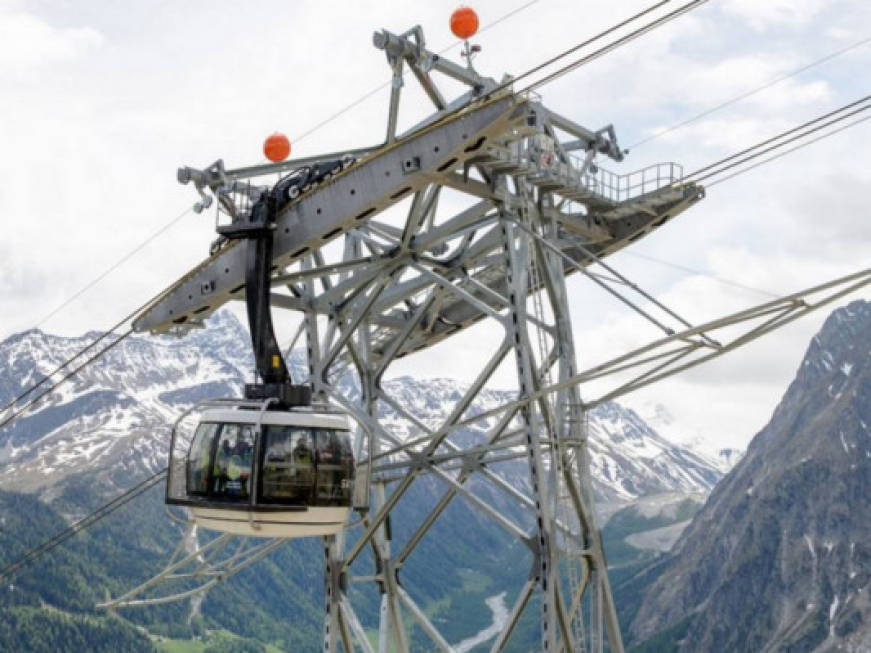 Debutta Skyway, la nuova funivia panoramica del Monte Bianco