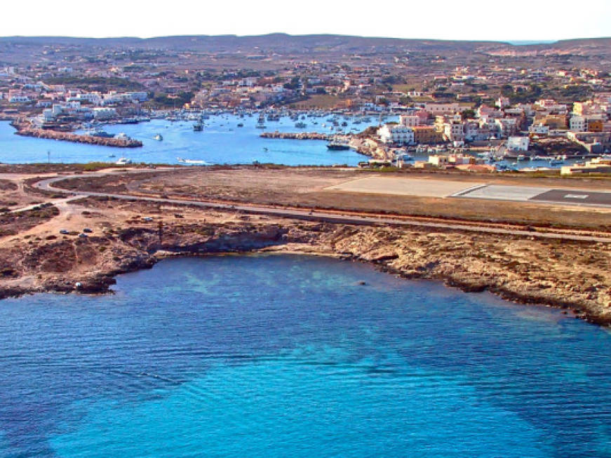Meridiana fly proroga le rotte su Lampedusa