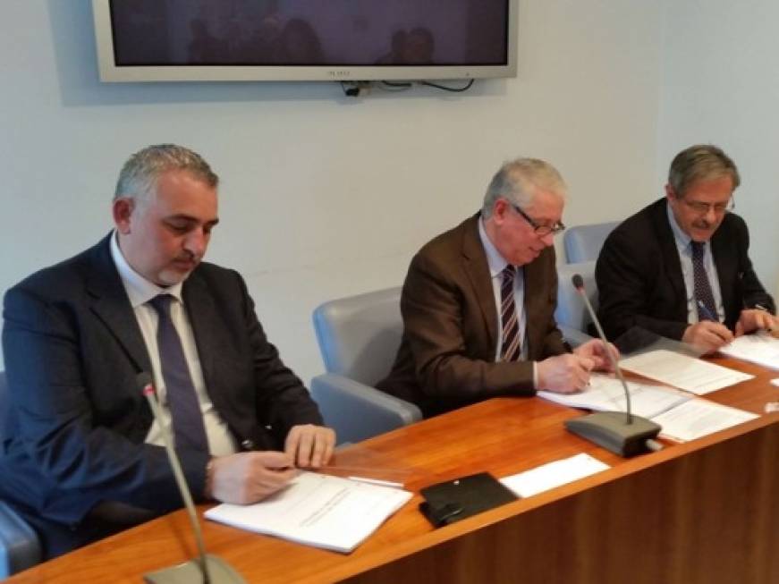 Agenzie e operatori Aiav, Uni e Fismic firmano il contratto nazionale di lavoro