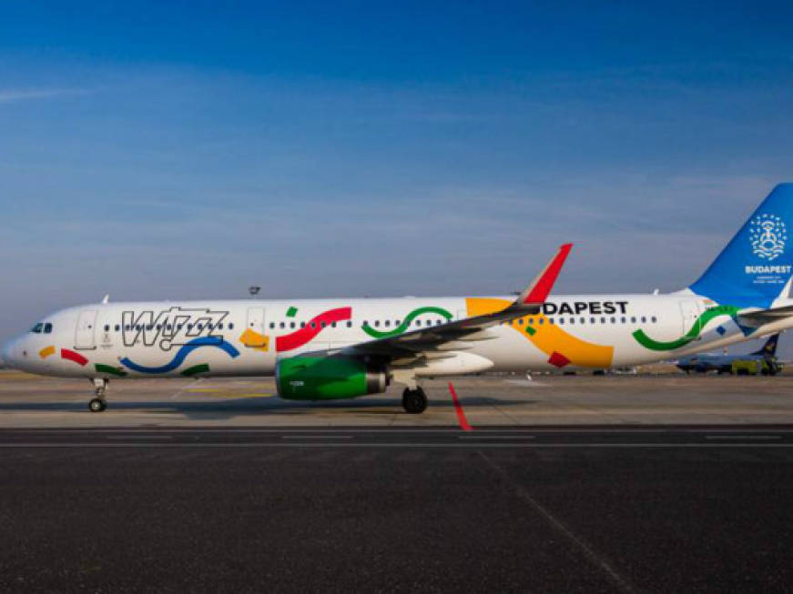 Due aerei con livrea speciale per la candidatura di Budapest alle Olimpiadi