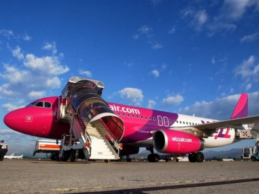 Wizz Air atterra a Torino, parte il volo per Bucarest