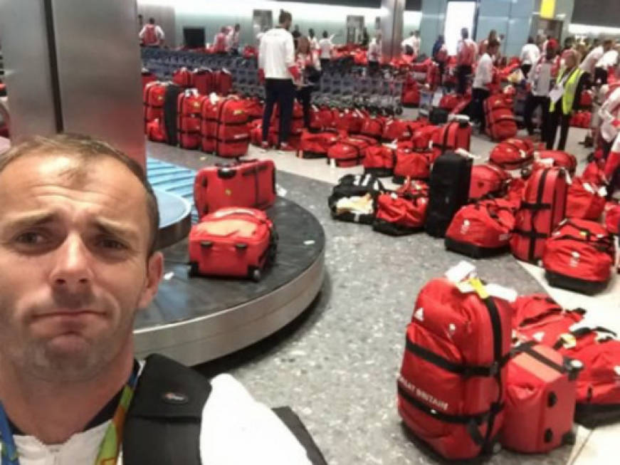 Atleti inglesi in difficoltà, 900 valigie uguali all&amp;#39;aeroporto di Heathrow