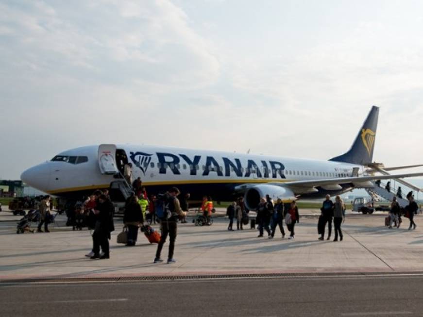 Ryanair cancella trenta voli per lo sciopero di domani