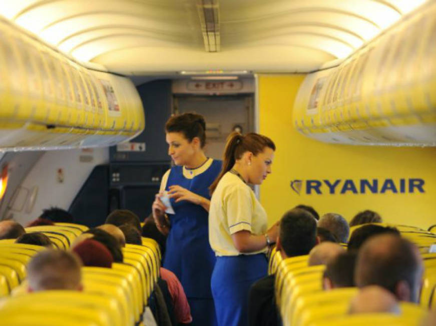 Ryanair cerca 2.000 assistenti di volo, le tappe del recruiting in Italia