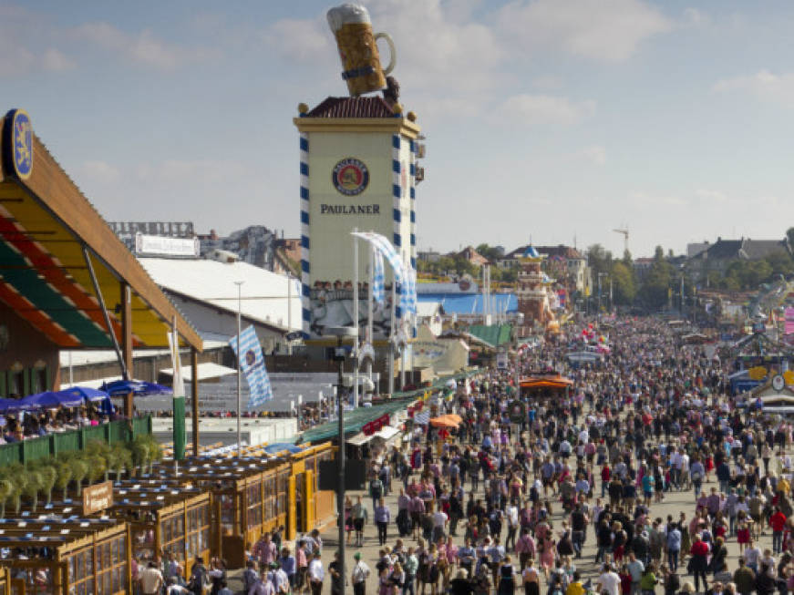 Oktoberfest, turisti in calo: Monaco paga il prezzo della paura