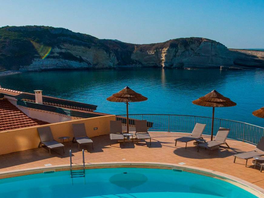Felix Hotels lancia il programma yoga in Sardegna