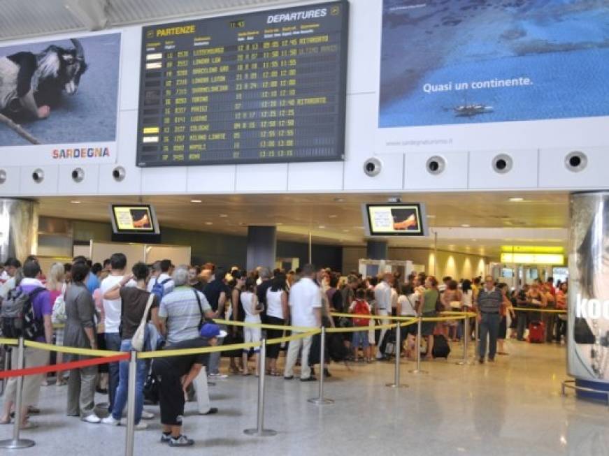 Gli aeroporti sardi fanno il pieno di passeggeri per le festività pasquali