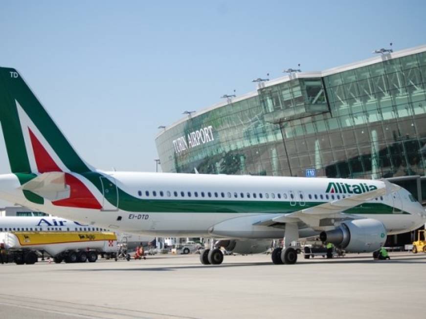 Accordo Alitalia-Sagat: salvi i voli tra Torino e la Calabria