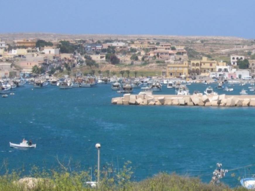 Lampedusa, albergatori e operatori turistici contro le tasse