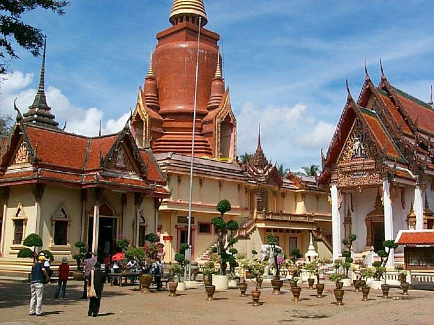 Kibo in Thailandia per assistere al Songkran