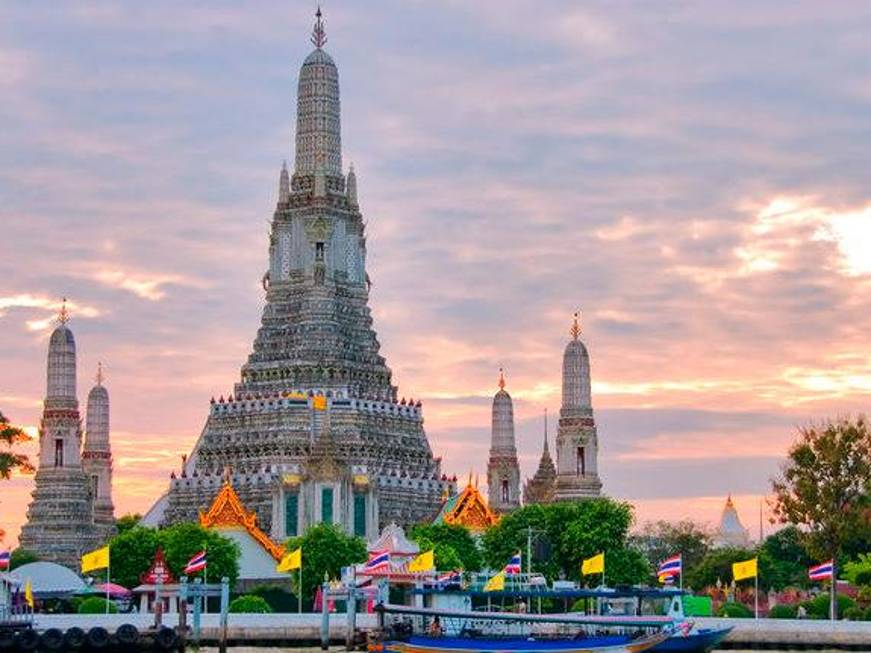 Thailandia: parte la caccia ai furbetti dei ‘viaggi a zero dollari’, il raggiro che sta colpendo i turisti cinesi