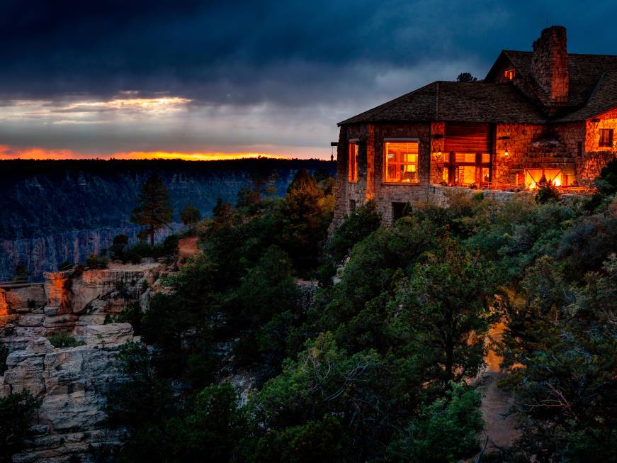 Il Grand Canyonva a fuoco, chiusoil North Rim