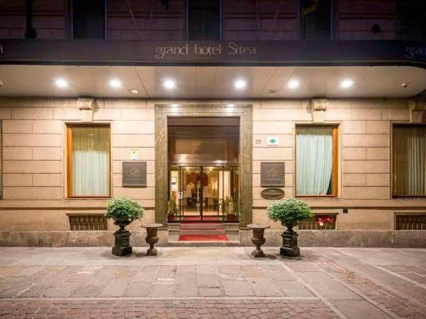 L’ingresso dell’hotel oggi