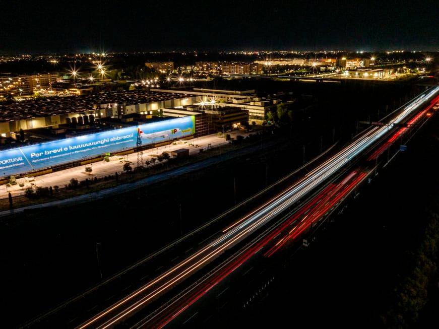 Tap a Fiumicino con una mega installazione pubblicitaria