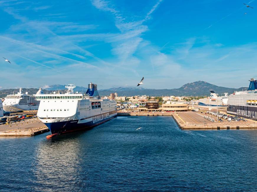 Sardegna ad agostoCosti alle stelleper voli e traghetti