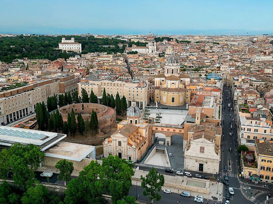Roma, torna a splendere piazza Augusto Imperatore