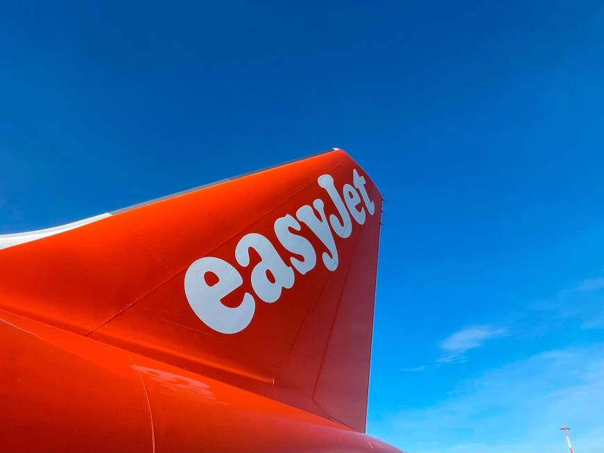 easyjet al fondo ApolloCastlelake si ritira