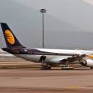 Salvataggio Jet Airways: arriva un'offerta da Etihad, ma il destino è ancora in forse