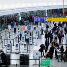 Stati Uniti: stop ai controlli anti Covid negli aeroporti