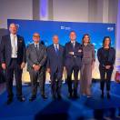 Ivan Bassato, chief aviation officer di Aeroporti di Roma; Vincenzo Nunziata, presidente di Aeroporti di Roma; l’ambasciatore Rafael Antonio Lantigua Ciriaco; Sandro Pappalardo, presidente di Ita Airways; Neyda García Castillo, direttrice dell’Ente del Turismo dominicano in Italia; Emiliana Limosani, chief commercial officer di Ita.