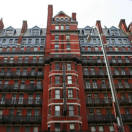 New York, lo storico Chelsea Hotel rinasce attraverso le sue porte