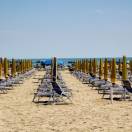 Il coprifuoco mina l’estate: 4 milioni di italiani pronti a rinunciare alle vacanze