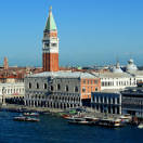 Venezia, in vendita la storica ‘Casa dei tre Oci’