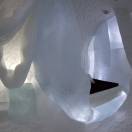 Svezia, apre l'Icehotel: nella suite il letto è appeso al soffitto