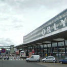 Parigi chiude l’aeroporto di Orly, ridotti i terminal allo Charles de Gaulle