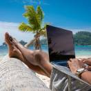 L’holiday working fa tendenza: ecco chi lo sceglie