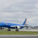 Ita Airways, decollail nuovo A350 con livrea azzurra: guarda il video