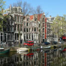 Via la scritta ‘I Amsterdam’: troppo rischiosa per i turisti