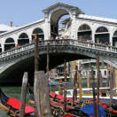 Venezia, la nuova vita del Ponte di Rialto dopo un restyling da 5 milioni di euro