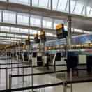 Code a Heathrow, lo scalo ai passeggeri: “Usate gli e-Gates”