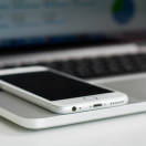 Apple lancia Business Chat: il servizio per aziende disponibile su iPhone