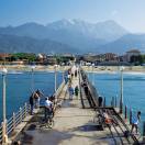 Versilia, hotel e stabilimenti balneari cercano personale per l'estate