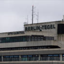 Dalle sedie agli spazzaneve: l'aeroporto Tegel mette all'asta i propri 'cimeli'