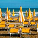 Concessioni balneari, venerdì ombrelloni chiusi: stabilimenti in sciopero
