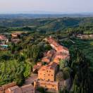 Castelfalfi fra le 5 stelle di Forbes e le novità 2025