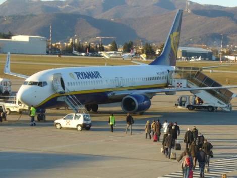 Ryanair gela le agenzie: 'Meglio le vendite online'