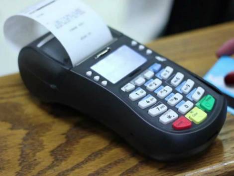 Bancomat, arrivano le multe per chi non accetta pagamenti via Pos