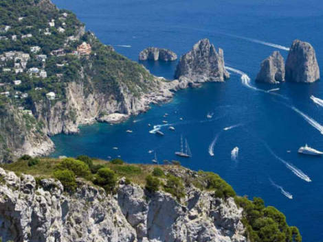 Capri e le isole del Golfo di Napoli prese d’assalto: ipotesi tornelli