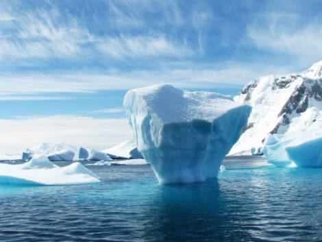 Viking Cruises lancia le spedizioni in Antartide e nei grandi laghi del Nord America