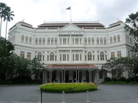 I 130 anni di Raffles Hotel di Singapore, l'albergo che ospitò Grace Kelly e Michael Jackson