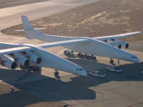L’aereo più grande del mondo pronto per il primo volo: il video