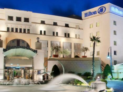 Hilton dà il via alla campagna d'Africa