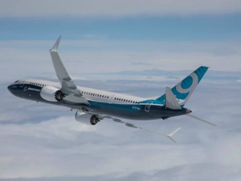 Boeing, addio al nome B737 Max: un sondaggio per il rebranding