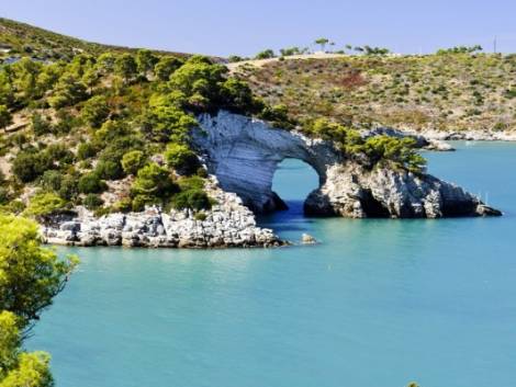 Puglia: stop alla plastica monouso in spiaggia