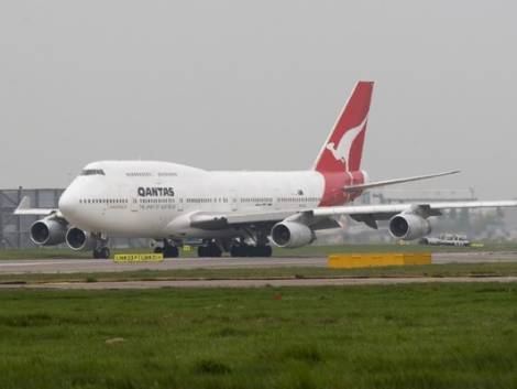 Qantas, il fuel al rialzo non frena gli utili